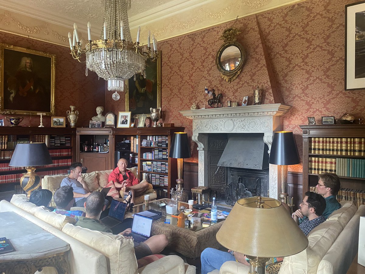 jointheorigami's tweet photo. It’s a dream come true to be at @dao_palace talking all things DAOs. 🇩🇪🏰🍺🤝 https://t.co/cV0myA8ouQ