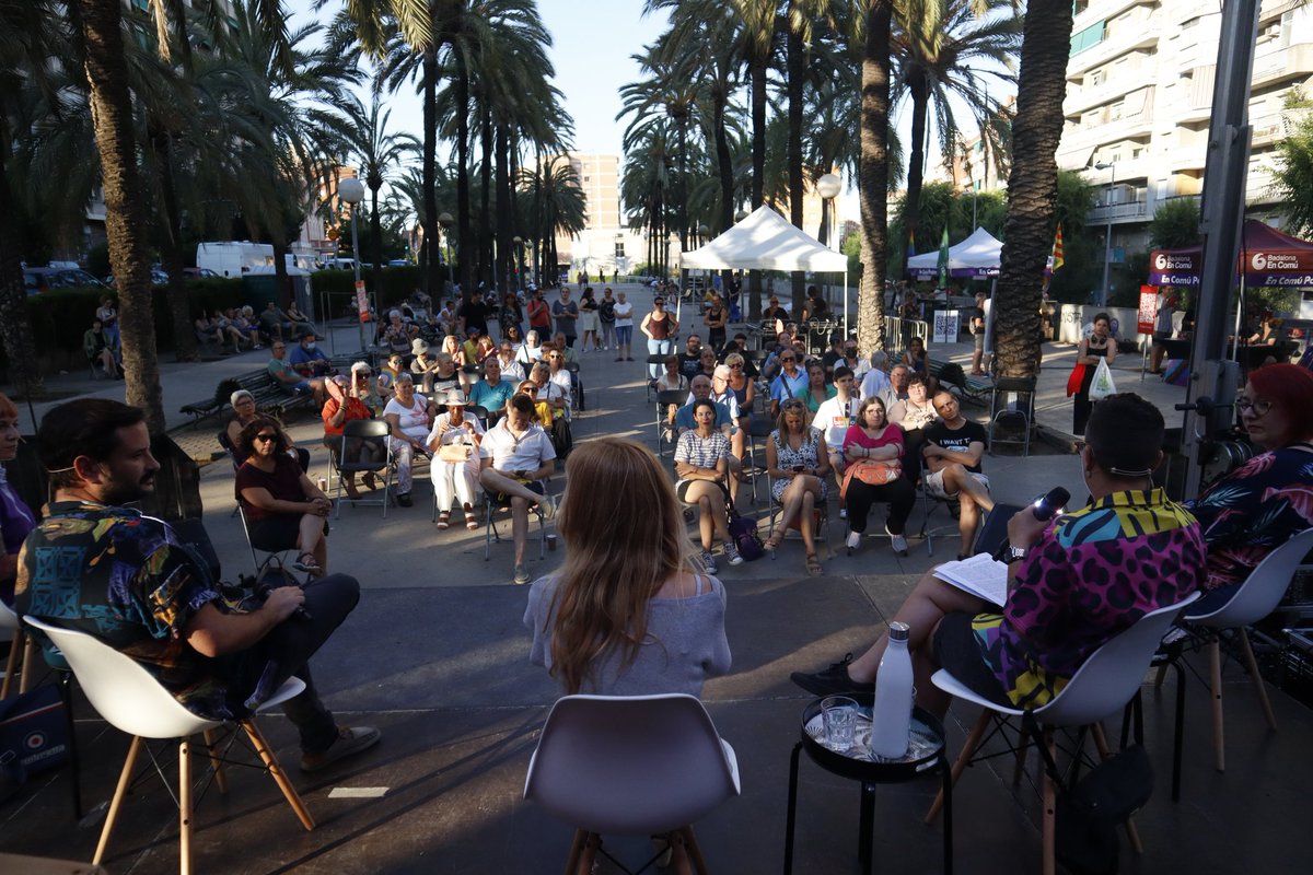 🏳️‍🌈Als barris també volem celebrar i reivindicar el valor de la diversitat i l'orgull🏳️‍⚧️

🌈Estem a la Llefià per omplir la Plaça Trafalgar d'orgull, d'alegria, felicitat i de lluita pels drets LGTBIQ+

🗣️<a href="/AidaLlaurado/">Aïda Llauradó 🇵🇸</a>, @RevolutionRoy, <a href="/genderhacker/">⚓️ G E N D E R H A C K E R ⚓️</a>, @ClariClaorsani i <a href="/AlcaideValle/">Valle Alcaide</a>