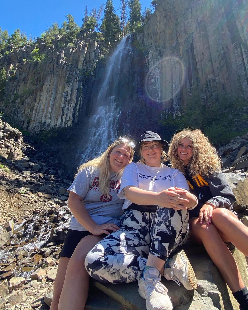 GannonU's tweet photo. “It's all about letting Yellowstone come to you.” Since 1994, @BiologyGannon professors including Steve Ropski and Melanie Gustafson-Ropski have organized trips to Yellowstone open to Gannon students of all majors. #GUPossibilities 📸: Leah Lombardi https://t.co/gcg4h1b1YW