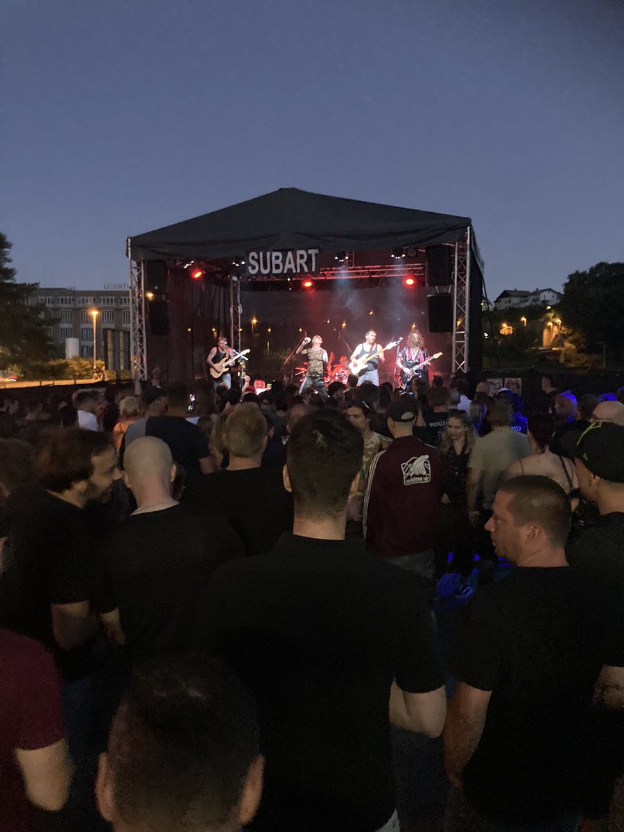 NejkoWejko's tweet photo. 2019, najin prvi skupni koncert ... in tri leta kasneje (+2 dni) spet. #Brkovi #Subart https://t.co/4jbg3eNPwJ