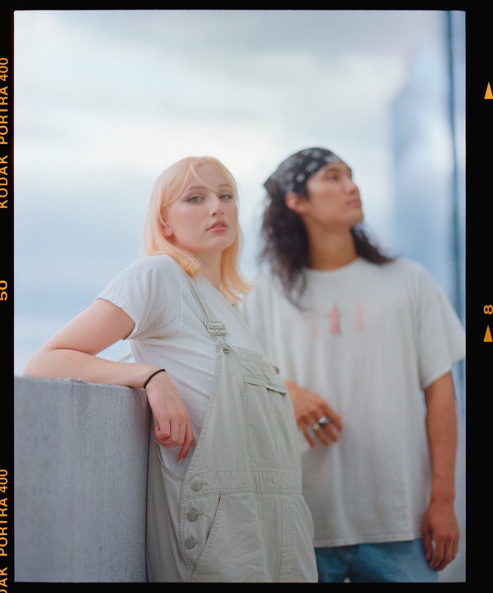 Kyohnam1's tweet photo. Brooke &amp; Dantee #120film #madewithkodak #portra400 #pentax67ii #mediumformatfilm https://t.co/HdVxRC6gKA