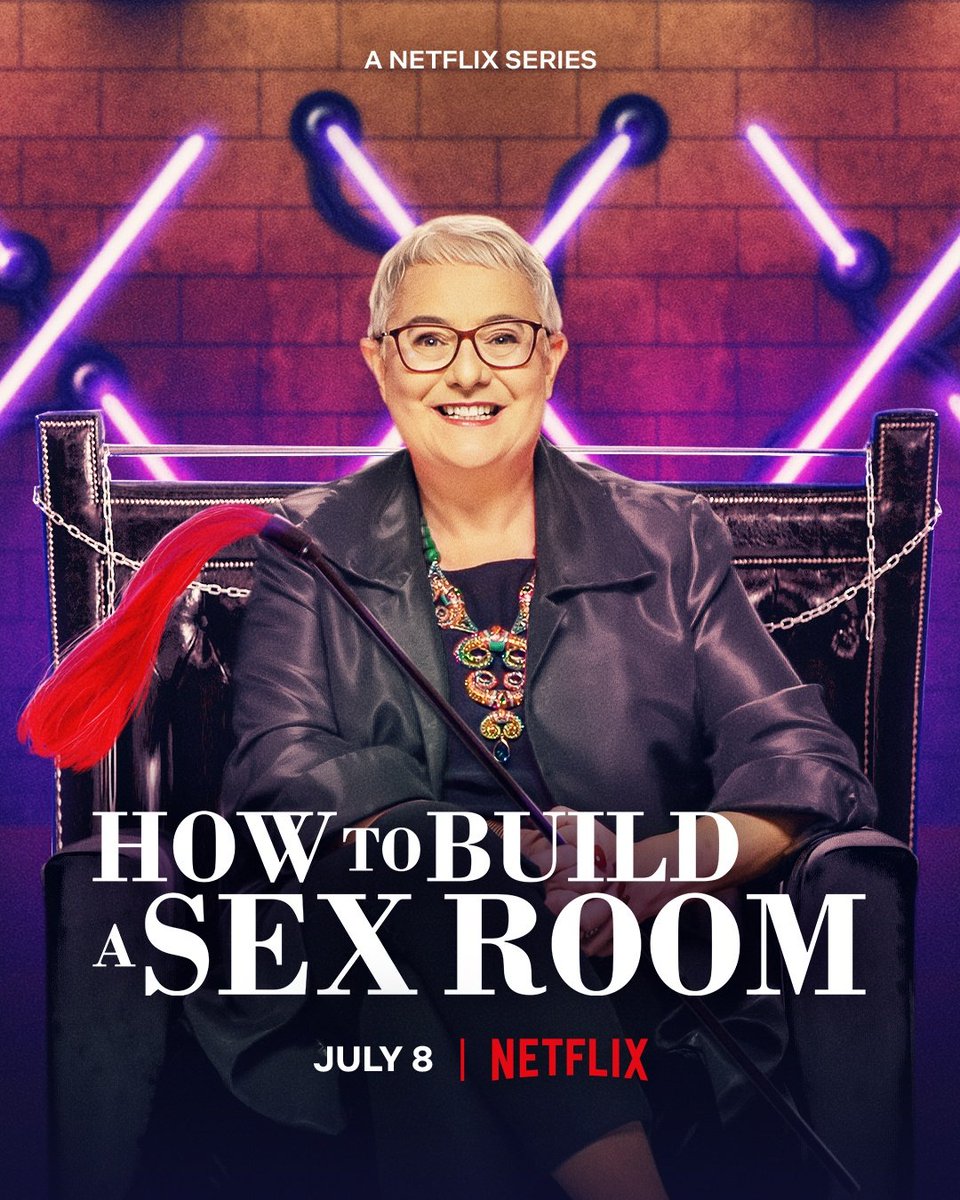 HuxBear's tweet photo. You know something has gone mainstream when they put a show called "How To Build A Sex Room" on TV &amp; the host looks like your mum. 🔥📺🔥 #HowToBuildASexRoom https://t.co/mUWpB3maZb