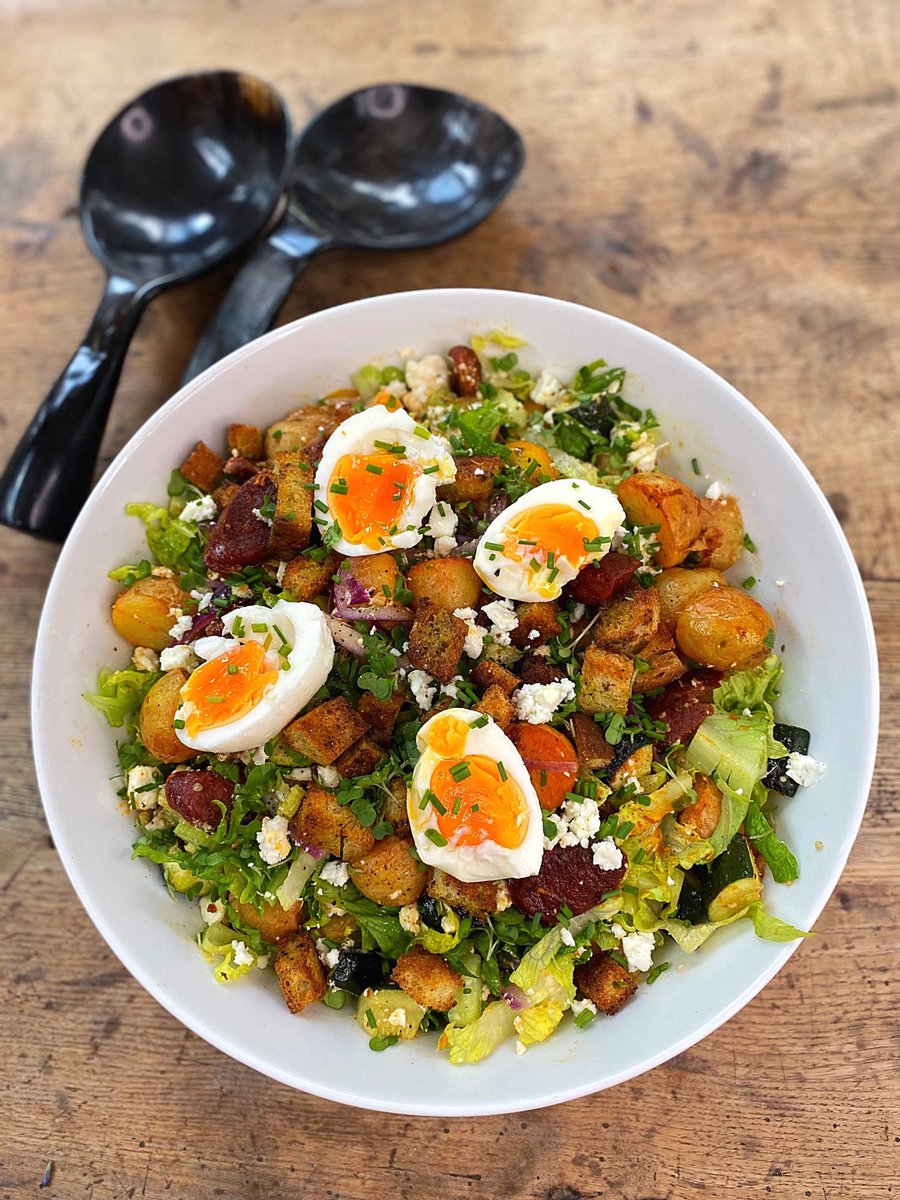 Alex Hollywood tweet media