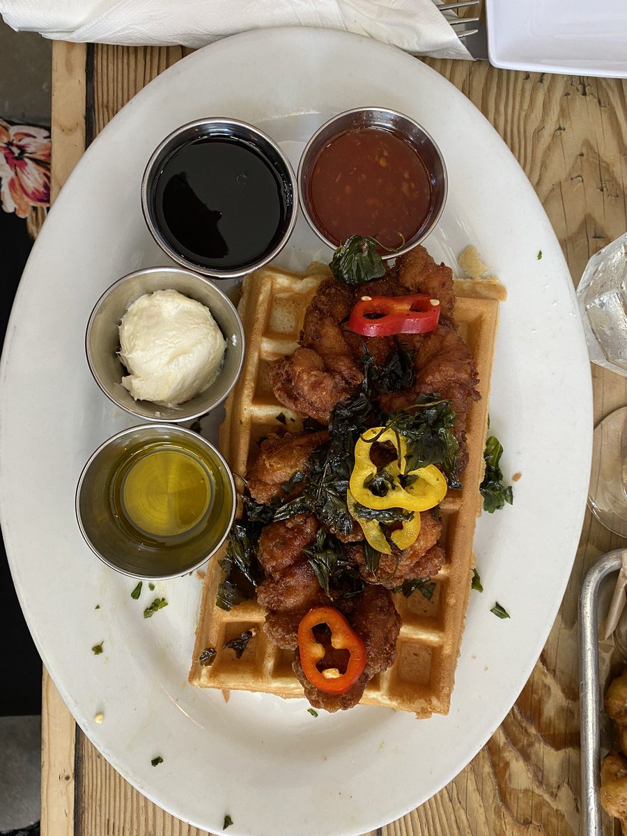 amelia_counts's tweet photo. Day 2 of girls trip is off to a great start! Amazing Chicken and Waffles! #metheratabar #chickenandwaffle https://t.co/BEdzod9lOR