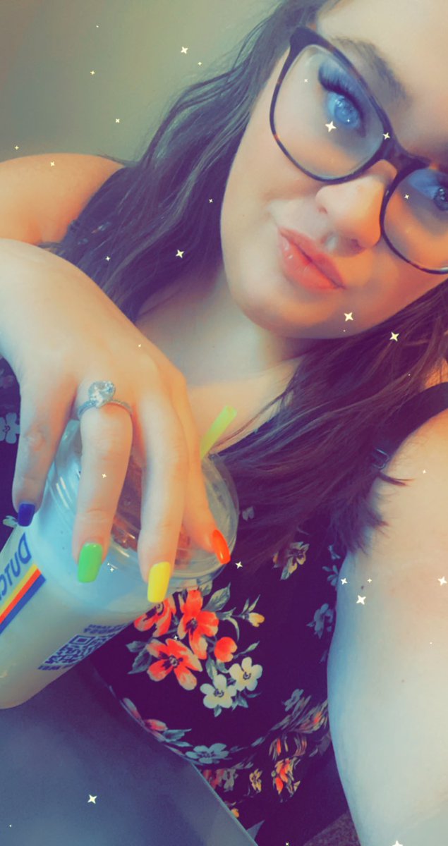 AriaJ007's tweet photo. Business meetings alllllllll day! Check out my #onlyfans so I can have happy stuff when I finish! https://t.co/umHYjBDPQ6