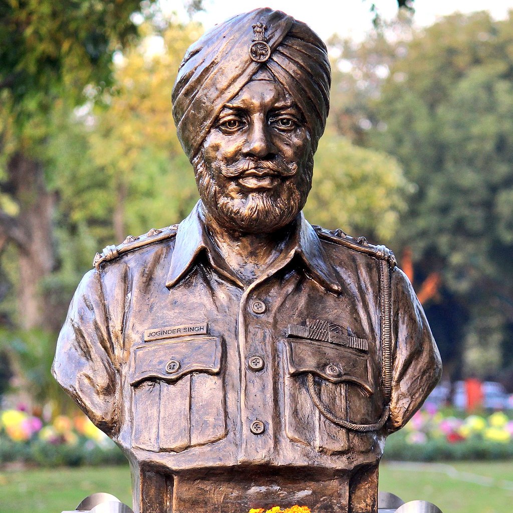 #SubedarJoginderSingh PVC
(26 Sept1921 –23 Oct 1962),
Born:Mahla Kalan,#Moga #Punjab.was an #IndianArmy soldier,Singh served in the 1st battalion of the #SikhRegiment.During 1962 #SinoIndianWar,at the #BumLaPass Singh died,He single-handedly killed more than 50 #Chinese soldiers.
