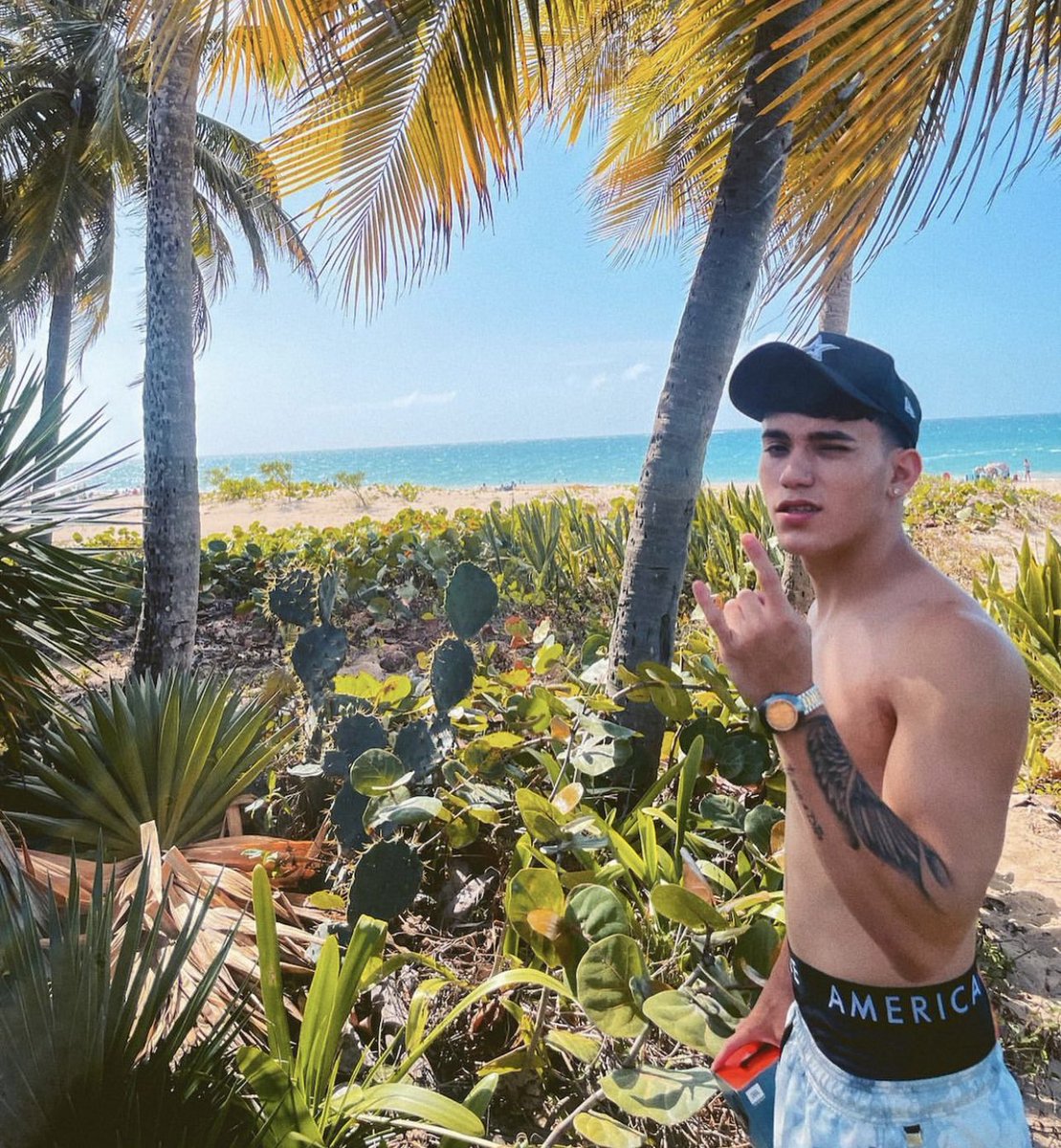 Alvin5679's tweet photo. que me dicen de este papasito🤤 tengo de todo de el👀🍆 https://t.co/6cFB0dQUXL