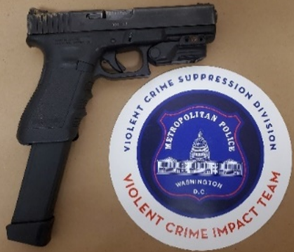 DCPoliceDept's tweet photo. In the last week, #DCPolice officers removed 77 illegal firearms from the streets of #DC and out of the hands of criminals.
#FirearmsFlashback https://t.co/Fhie2PiUHx