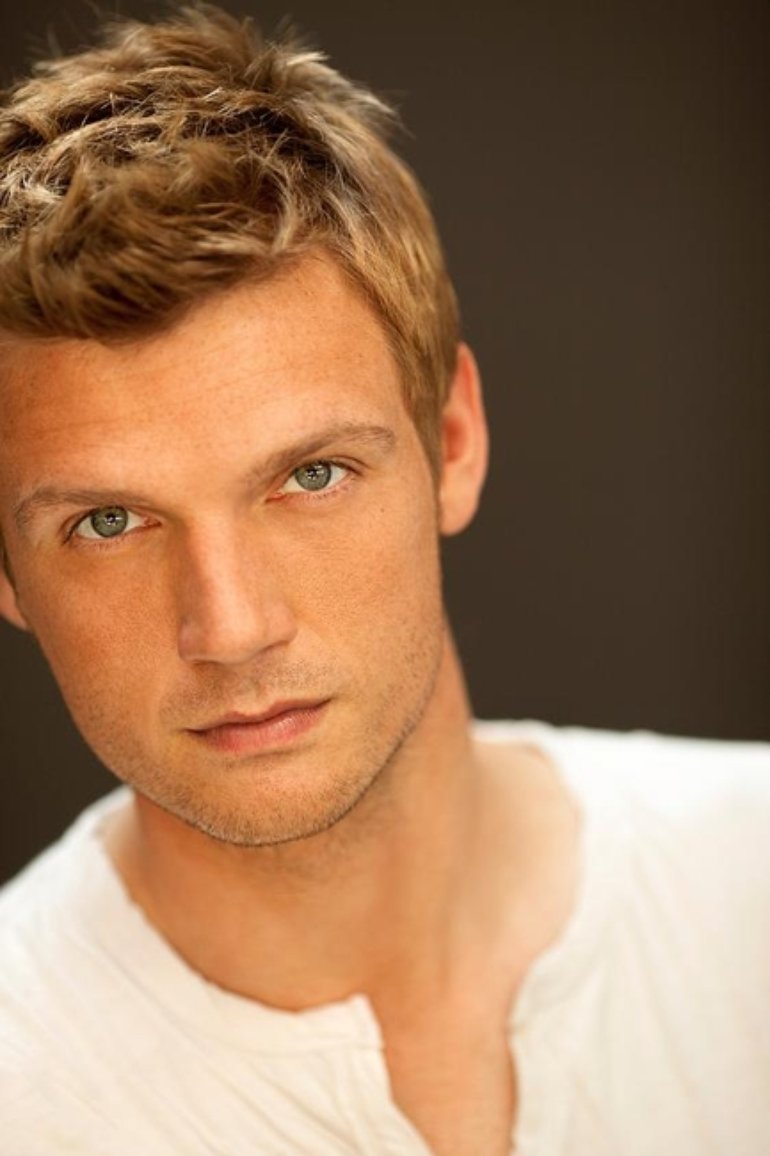 SarahVoeltz's tweet photo. @kimm_moekotte @nickcarter This was Maddens inspiration for her drawing. Ha. Nailed it. https://t.co/Ge4oBjpyyu