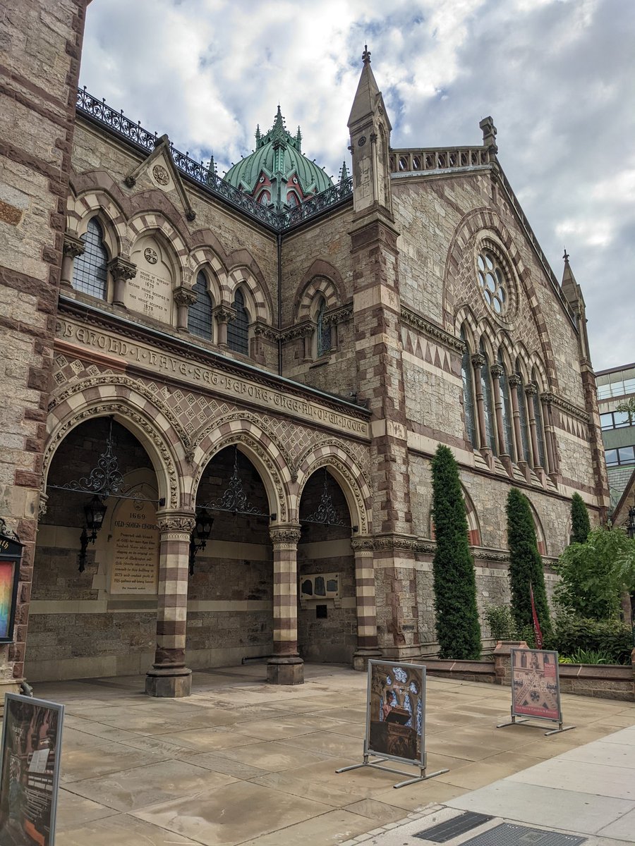 The @OSCboston has three early #gravestones in it's portico in #CopleySquare including an accused witch who was the son of John Alden of the #Mayflower #Genealogy #Mayflower #JohnAlden