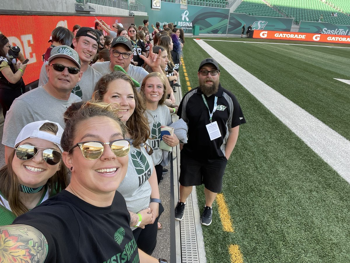 aimeekowalski12's tweet photo. Team Sask ready to bear the Canadian Flag at the Rider game! Go ‘ders! @sskroughriders #RIDERSlive #GOSASK https://t.co/khTvdNIVaG