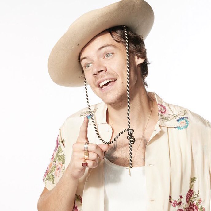 harry being pretty tweet media