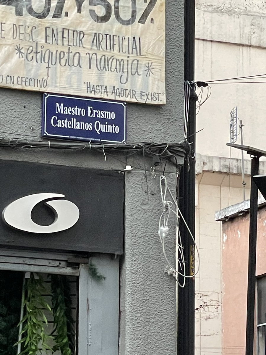 laurapachecocmf's tweet image. Un robo total , @Profeco , estacionamiento del centro histórico cobra 88 pesos por hora si ingresas con camioneta y 44 si es auto, esto está regulado ?? Es un total robo , en la calle maestro Castellano Quinto