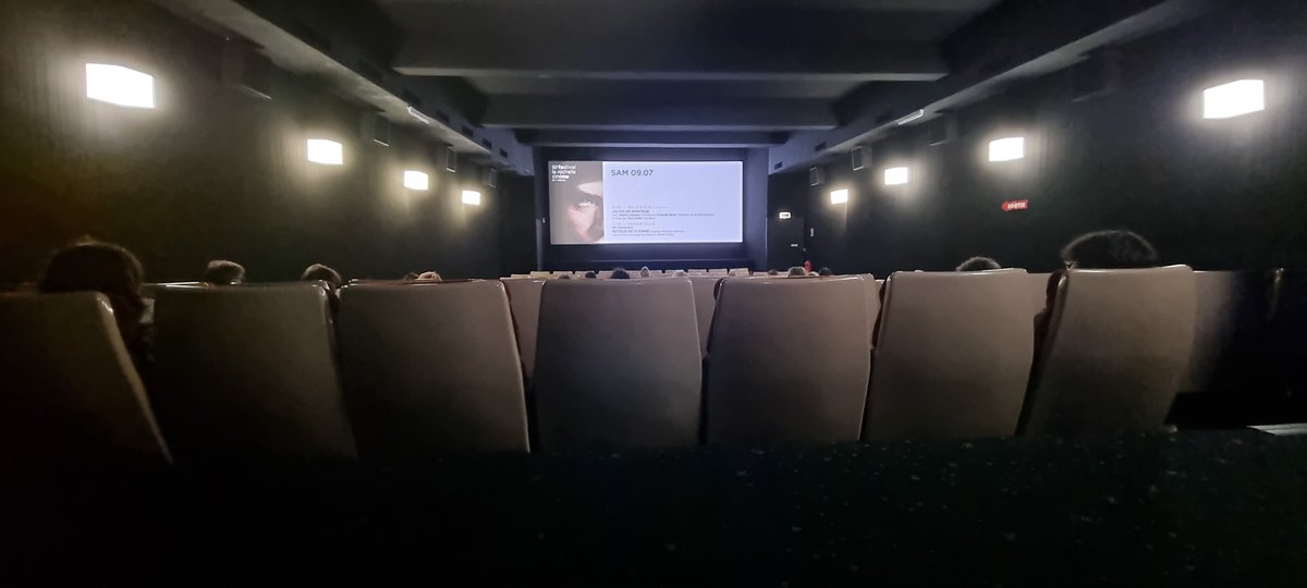 BarbuGuide's tweet photo. 8ème journée au @FEMAlarochelle j'ai vu des films qui m'ont fait pleurer, notamment "La Rumeur" de William Wyler avec Audrey Hepburn, mais aussi "Les Amandiers" en avant-première de Valeria Bruni-Tedeschi. Bref, une bonne journée encore.
#GuideBarbu https://t.co/ROs0X1KkIw