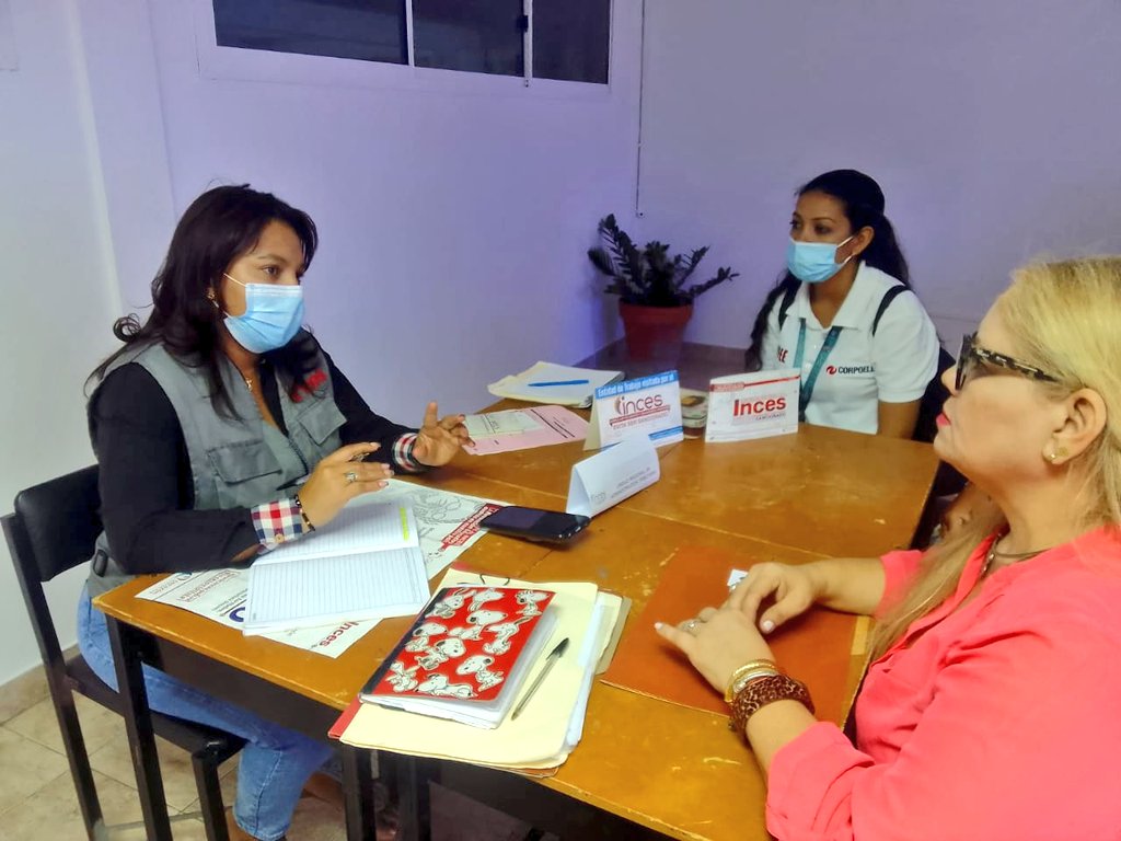 INCESFALCON1's tweet photo. #AsíOcurrió || #Inces en Punto Fijo realizó productivo encuentro con las entidades de trabajos que hacen vida en la Zona Franca Industrial de Paraguaná que conforman el  sistema de industrias  básicas socialistas: @Vit, @fabricavtelca, @Unerven y @VietvenVzla

#FormateEnElInces https://t.co/1ps9mvDF8M