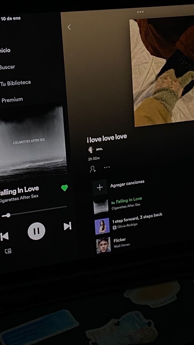 mundinholisab's tweet photo. 🎧 #steddie au • playlist message

Eddie e Steve tem gostos musicais diferentes, então Munson decide mostrar um pouco de seu gosto musical para seu amigo com várias playlists, porém cada uma contém uma mensagem “secreta” https://t.co/l8qGFiIXfl