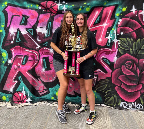 LourdesWBB's tweet image. Friday Claps just got louder!! 👏👏Congratulations to @addieconroyy and @macie_stringfellow1 for leading their team to the Gold Bracket Championship at The Run For the Roses!  So happy for them! #fridayfuntimes🏀#Run4TheRoses #HerTimeToPlay