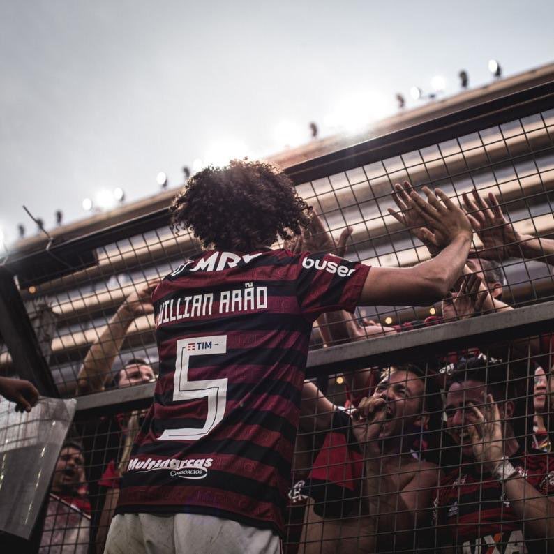 futtmais's tweet photo. Mais de 300 jogos, 10 títulos, 35 gols, 30 assistências e 2 eleições de melhor volante do Brasileirão.

Jogador que mais vestiu a camisa do clube na última década, já foi 2° volante, 1° volante, zagueiro.

Willian Arão: Ídolo do Clube de Regatas do Flamengo. https://t.co/PBESmBGSmO
