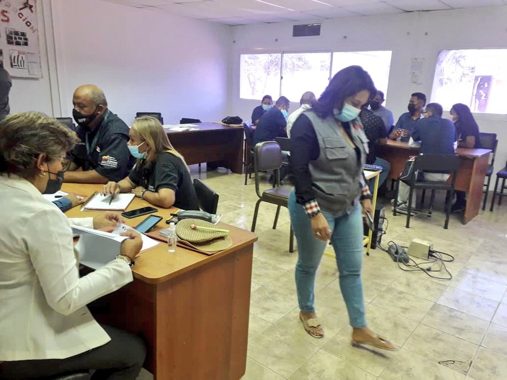 INCESFALCON1's tweet photo. #EsNoticia || El  #Inces conjuntamente y con la participación del Centro de Encuentro de Educación del Trabajador (CEET) en Paraguaná, conformaron equipos para el acompañamiento, asesoría y dirección para la realización y ejecución del Plan de Formación de la clase trabajadora https://t.co/P3rBN7GqUx