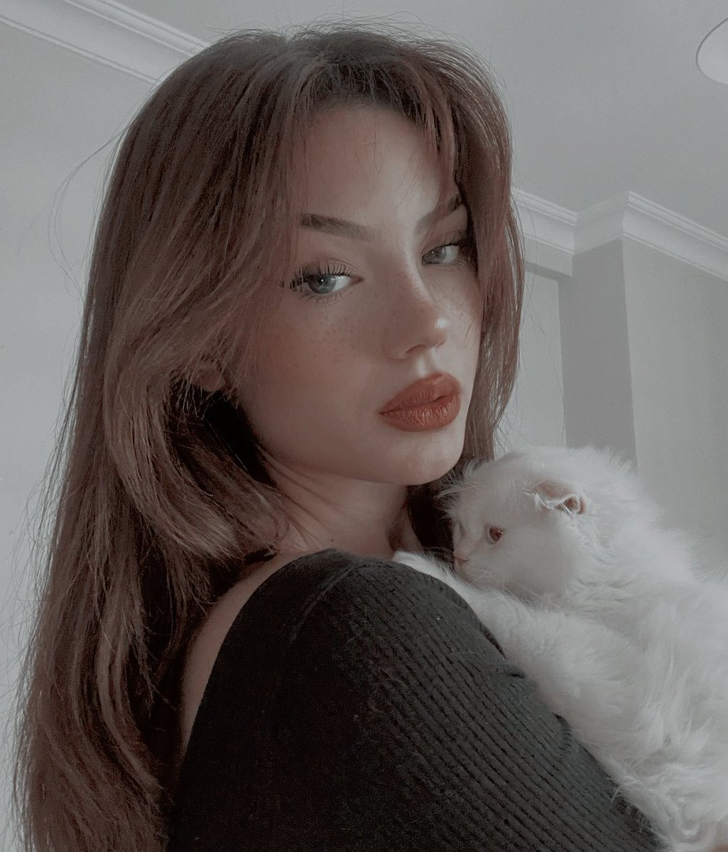 achedbnnie's tweet photo. ᅠ
ᅠ
ᅠᅠ
ᅠ

ᅠᅠ
⠀ㅤ       𓂃 ⊹ ♡  𝐈𝐆'𝐒  𝐏𝐎𝐒𝐓 
 ㅤ         ─ ﹫𝗷𝘂𝗹𝗶𝗲𝗺𝗮𝗰𝗸𝗶𝗲 ☑ › 
⠀ᅠᅠ
ᅠ
        and what the hell were we?
           tell me we weren't just 
                      friends. 💋

⠀        ────────────
⠀ㅤ https://t.co/u9itoQIAe1