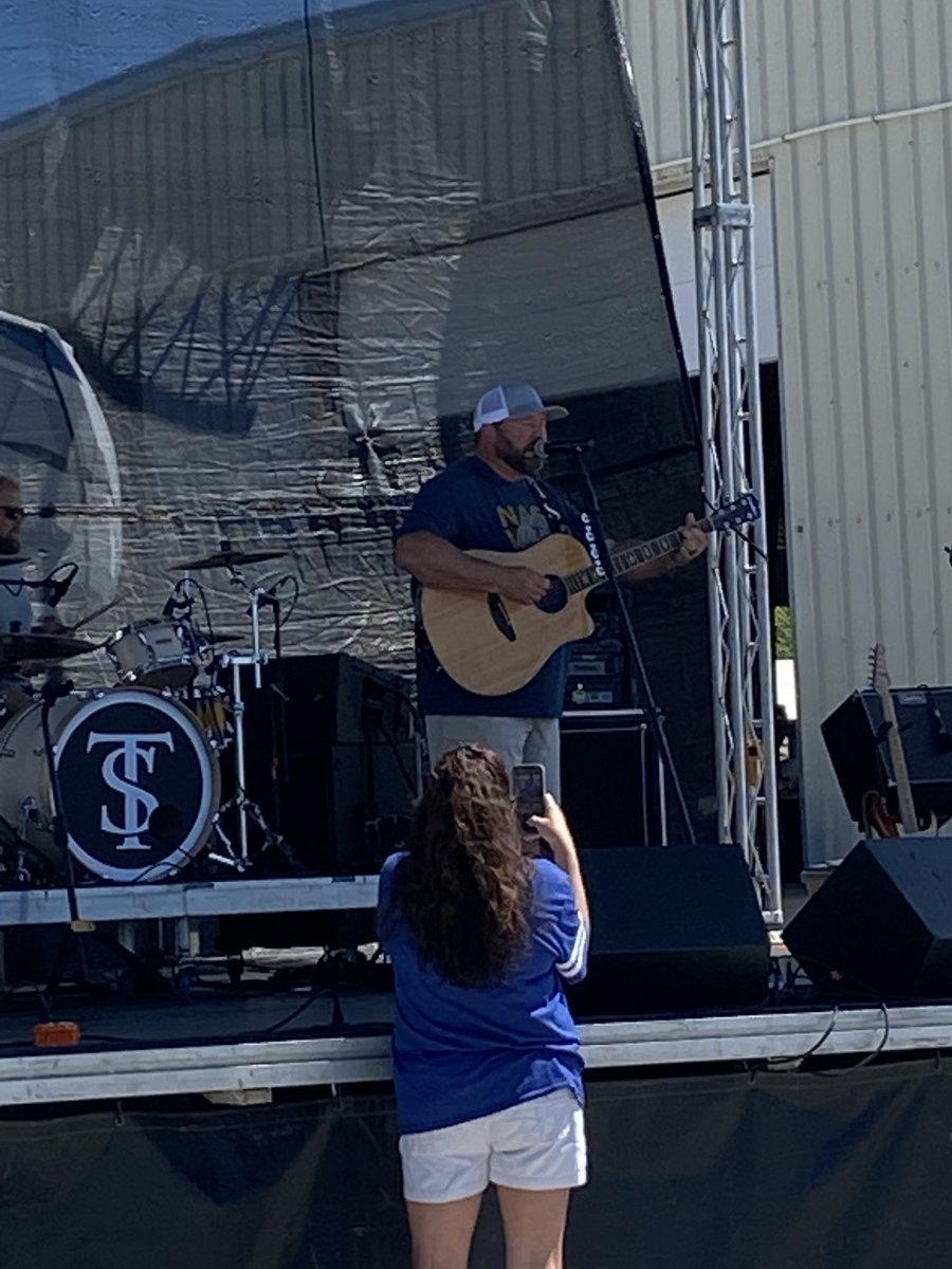 BartonCoFair's tweet photo. Tate Steven’s sound checking ⁦@BartonCoFair⁩ See you tonight for a concert you won’t want to miss! https://t.co/fbQAk65k83