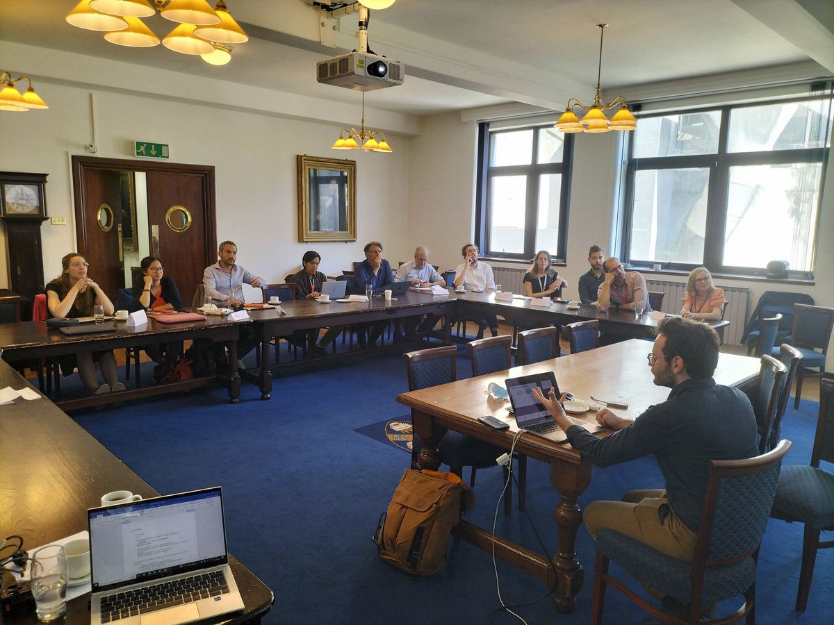beagarcin1's tweet photo. I am really grateful for having spent 2 days with the FND team of @KingsCollegeLon,during our joint workshop with Sorbonne university. Talks and discussion were fascinating and so inspiring! Thank you @Tim_R_Nicholson for organising most of it in such as nice way! https://t.co/ID6x9krv9l