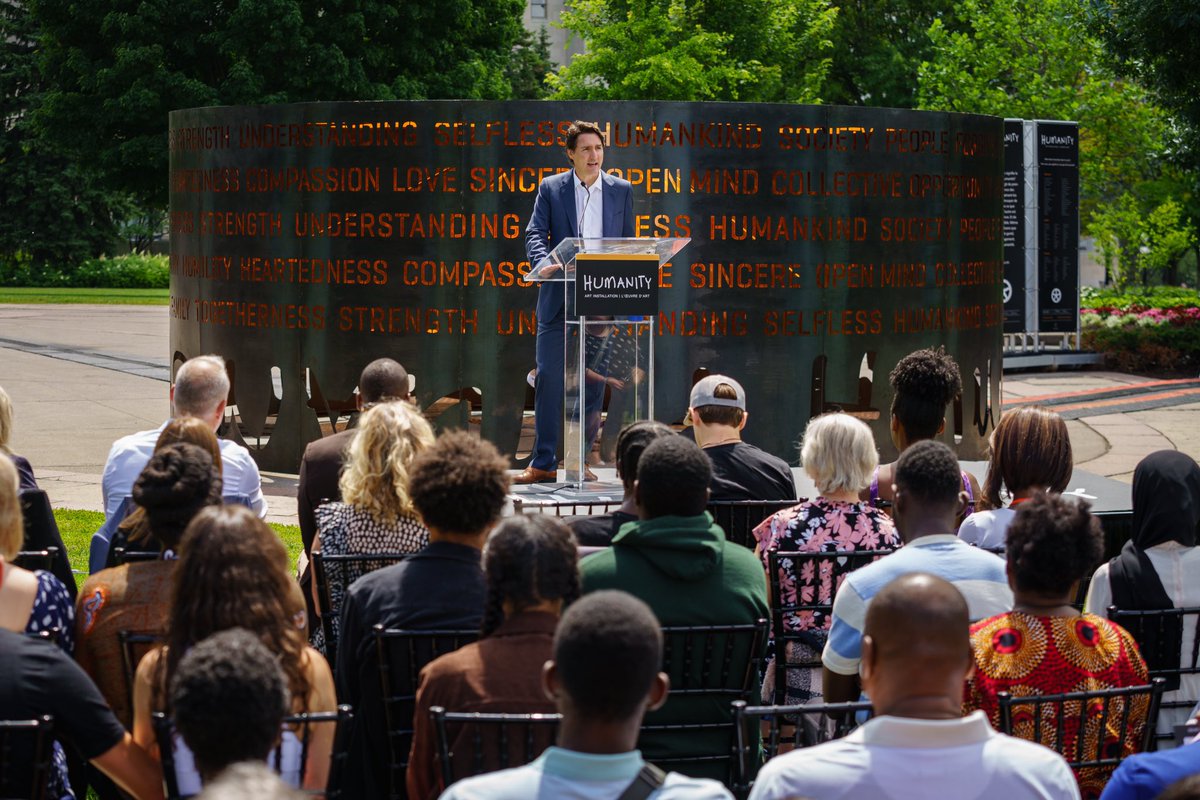 JustinTrudeau's tweet photo. The message of the Humanity Art Installation is one of hope – hope that we can all live together and build a country where people are free to be who they are. At today’s unveiling with Masai Ujiri, I reaffirmed that that’s the future we’re building with Canadians. #ThatsHumanity https://t.co/Lsr2hIQymI
