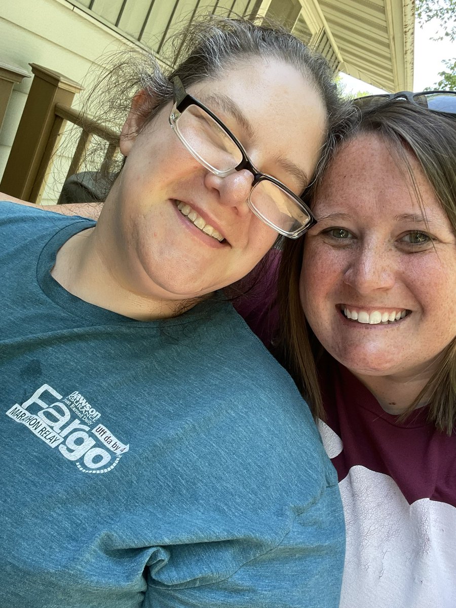 Quality time with a few of my favorite gals on the porch today! 🤗