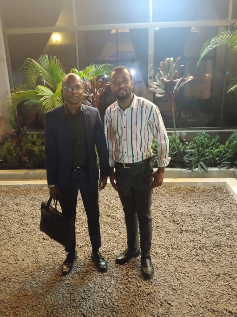 bingoto_glodie's tweet photo. Échanges très fructueux ce soir avant d'être dans les bruits, avec @freddybononga ,@jkalumba49 et @RabbiNkulambe1 
Lobi eko leka Lelo 🙏 https://t.co/sLoeeDeQyJ