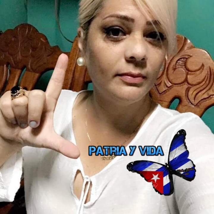 Hoy, 8 de Julio, alrededor de la 1:45pm en Pinar del Río detuvieron a la Activista Pro Democracia y Derechos Humanos Yahima Díaz en el Hospital dónde trabaja como psicóloga #DisentirNoEsDelito
#EnCubaHayDictadura 
Actos represivos antes del aniversario del #11J