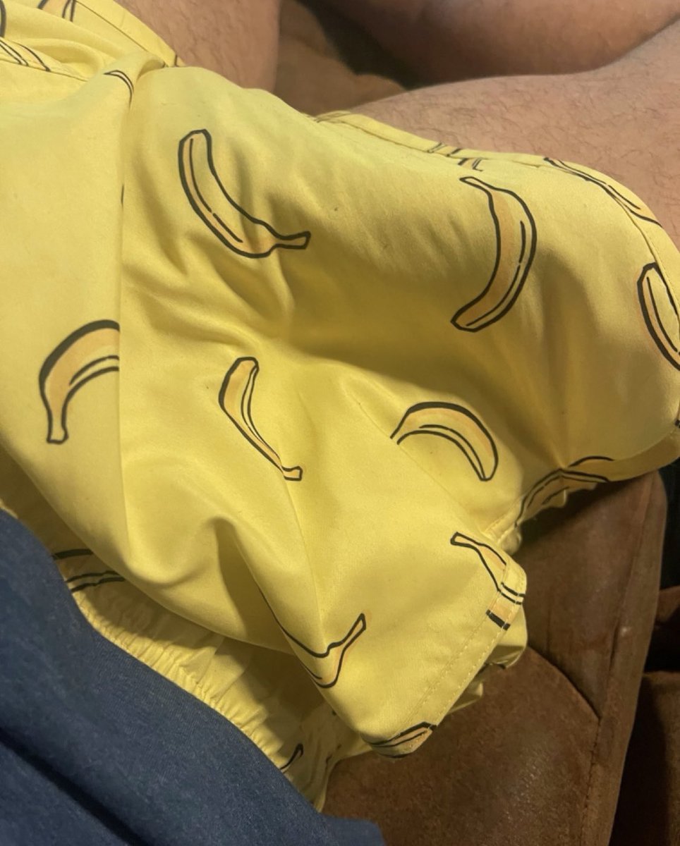 meatheadXRS's tweet photo. Who else loves bananas? 😈
See what’s underneath on my OF page. https://t.co/5ySr3mbIBn