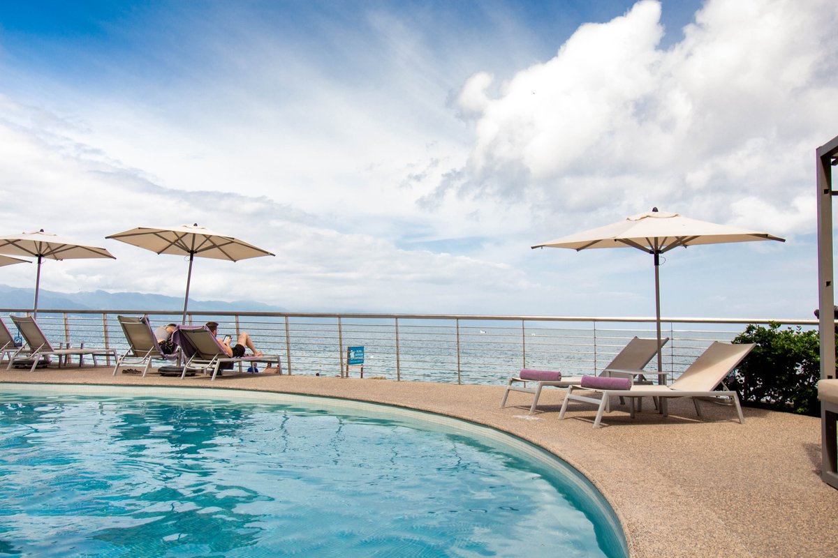 SunsetPlazaPV's tweet image. Chill out, It’s the weekend! As temperatures are getting higher... Take a break at the adult pool at Sunset Plaza. 

Book Here and unlock an exclusive discount 👉  bit.ly/3OQNjVl or call us +52 (322) 226 2712.

#adultpool #morning #Saturday #weekend #SunsetPlazaPV