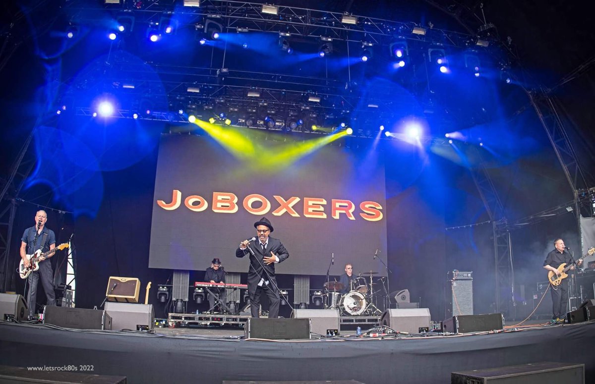 ChrisBostock01's tweet photo. Just recovering from our UK tour of festivals and clubs. 8 shows in 10 days. Wonderful turnout. Wonderful people. #joboxers #joboxerstour #justgotlucky #boxerbeat https://t.co/bXdyHlCwt6