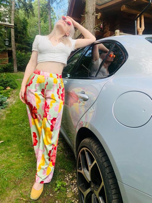 Darling it's hot outside... 🔥😛 Kindly see the rest here: https://t.co/FWZj8hti6Y https://t.co/Ns8ett