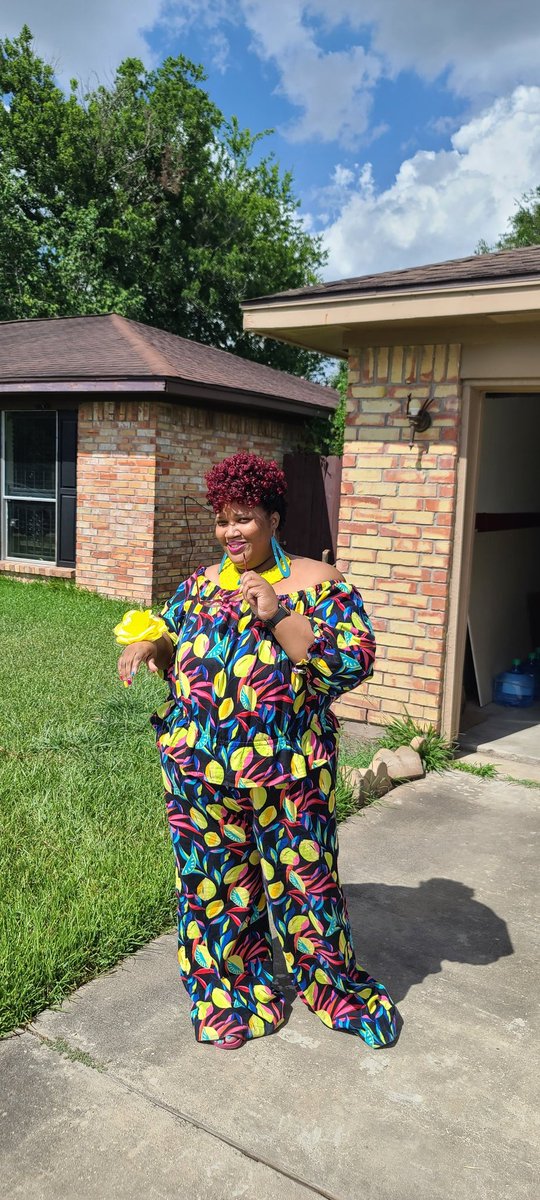 SayitSavoy's tweet photo. You look good! π Thanks @IamTabithaBrown love the line
Shoutout to my sis for the photos π€ͺ π
#bellymeatout #prettyandplus #shouldersout #FashionFriday #iloveclothes #summerdo #slayingtoday #dressedandstayinginthehouse #alertthedeacons #laughing #stillhavejoy #leadersthatdress https://t.co/4R1A0rlcls