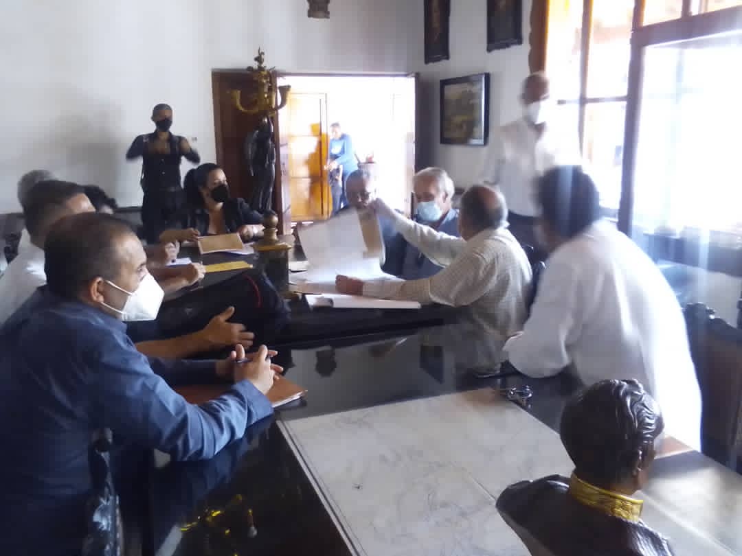 DenitzaQuevedo's tweet photo. #8Jul Sostuvimos reunión con Instituciones y personalidades relacionadas con la historia y la cultura organizando encuentro preparatorio para la celebración del Centenario del vals “CONTICINIO" del maestro Laudelino Mejías

@Gerardo4fPsuv
@legislativoTRU
#NuevaEraDeLaComunicación https://t.co/DX9UGkug7z