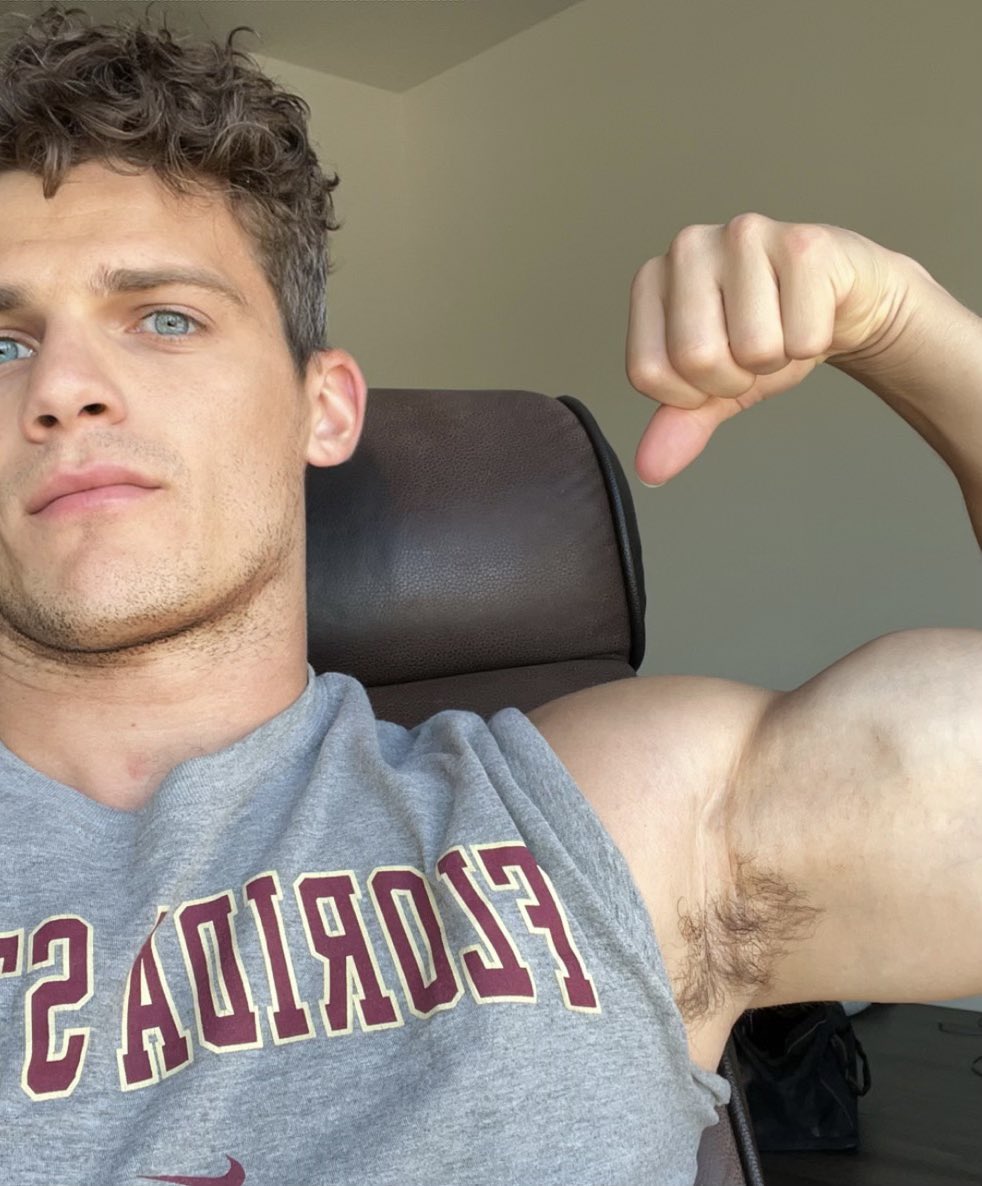 PittsAndStuff on Twitter: "Nothing but pit appreciation. 🤤 #onlyfans #pits #sweaty #lickitup"