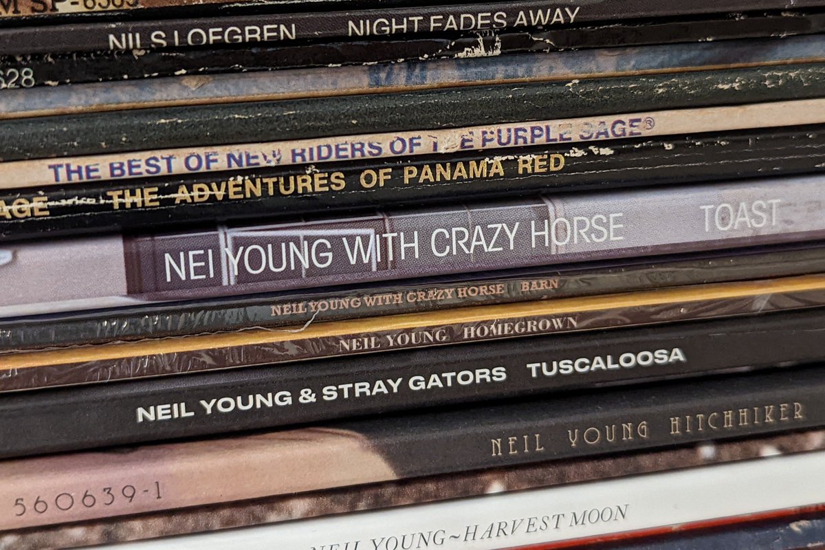 Loved finally hearing #NeilYoung's #Toast! Although now that I put it on my record shelf, I see that this album was actually recorded by "Nei" Young &amp; Crazy Horse 🤔