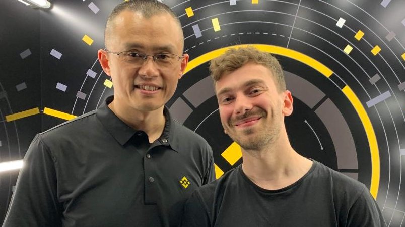 benconstanty's tweet photo. When #TheBlox meets #Binance 👀  🇫🇷🖤💛
@cz_binance X Gabriel Tailleur 
 
Happy 5th Birthday @binance 🎉 https://t.co/7szCUlPY6y