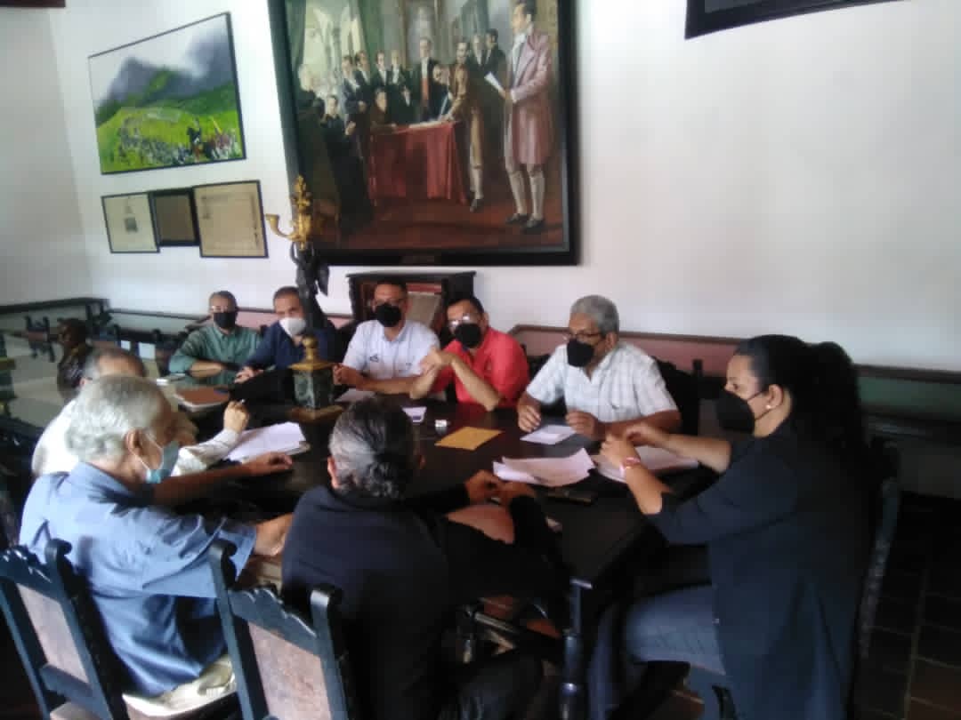 DenitzaQuevedo's tweet photo. #8Jul Sostuvimos reunión con Instituciones y personalidades relacionadas con la historia y la cultura organizando encuentro preparatorio para la celebración del Centenario del vals “CONTICINIO" del maestro Laudelino Mejías

@Gerardo4fPsuv
@legislativoTRU
#NuevaEraDeLaComunicación https://t.co/DX9UGkug7z