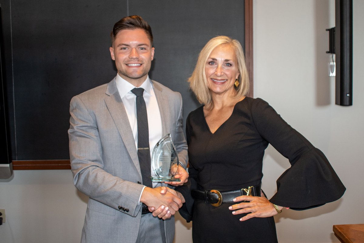 BaylorLawSchool's tweet photo. Congrats to Logan Krulish, the highest performing student in the Spring #BaylorLaw #PracticeCourt Class and winner of the Spring 2022 Steve Dillard Practice Court Award! #OnlyAtBaylorLaw #SicEmBaylorLaw #FutureBaylorLawyer https://t.co/H5dRvIpnGq