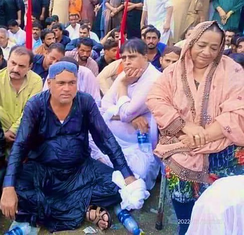 PerveizAhmed's tweet photo. #RecoverAdeshKumar
آديش ڪمار واپس ڪرايو
@BBhuttoZardari @MuradAliShahPPP @AseefaBZ @ShahNafisa @sindhpolicedmc8 https://t.co/ggF9NVqJll