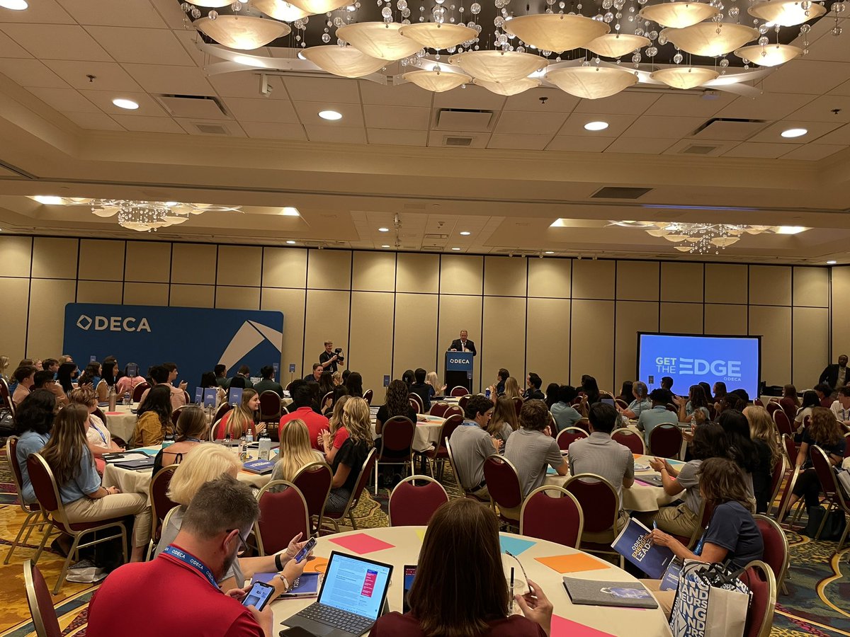 rhendo49's tweet photo. Listening to @TeamTRI_CEO is a breath of fresh air and the kids just love what he has to say! @DECAELS and having a blast!#GetheEDGE @DECAInc @NMDECA https://t.co/IXE1bKtiCH
