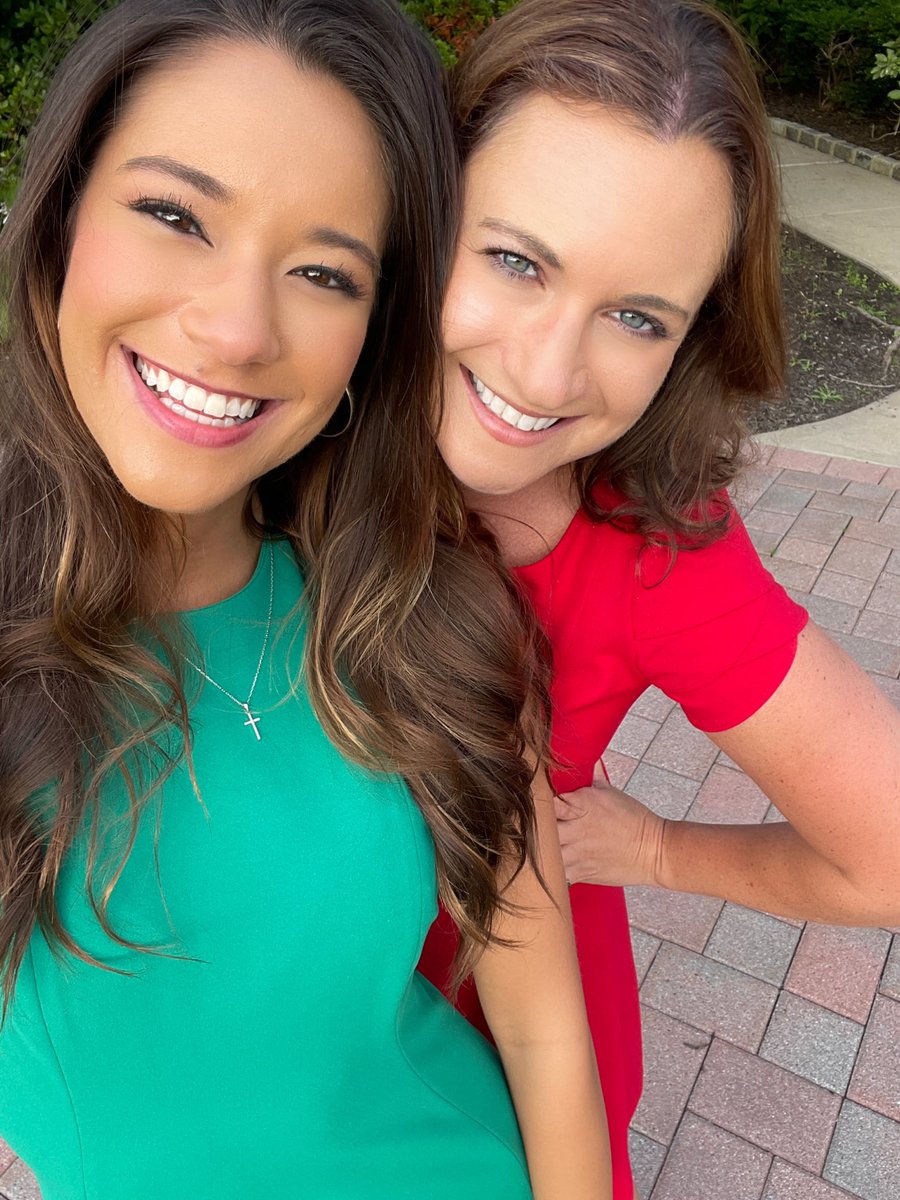 GarofaloWX's tweet photo. #Setsisters Happy Friday from @nikitaramostv &amp; I! ☀️✨

Let's kick off your weekend with some positive vibes, join us on @News12WC &amp; @News12HV 

Where are you watching from?? #nywx #news12 

LIVESTREAM: https://t.co/vgaR4JbX7K https://t.co/4B8afhfWTT