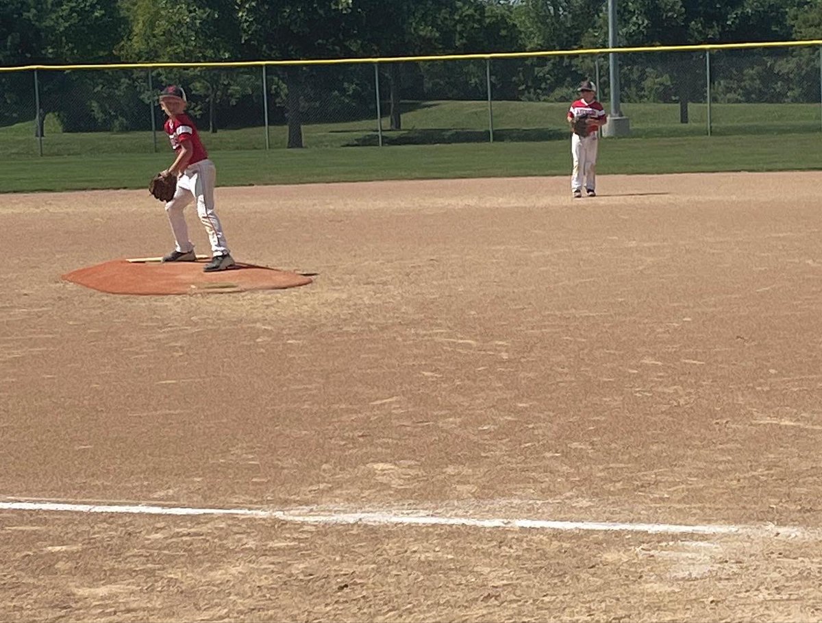 Grand Island Riverdogs 9U finish pool play at the 2022 State AAA tournament two 2-0 after defeating the Hastings bombers 6-1