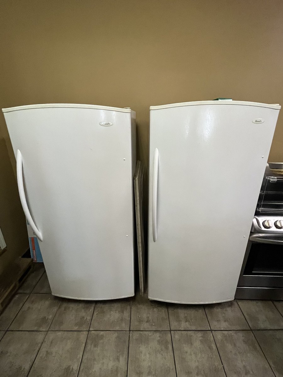 bistroongaetzrd's tweet photo. Kitchen appliances for sale. DM if you see something you like. https://t.co/FAgR0iKIIh
