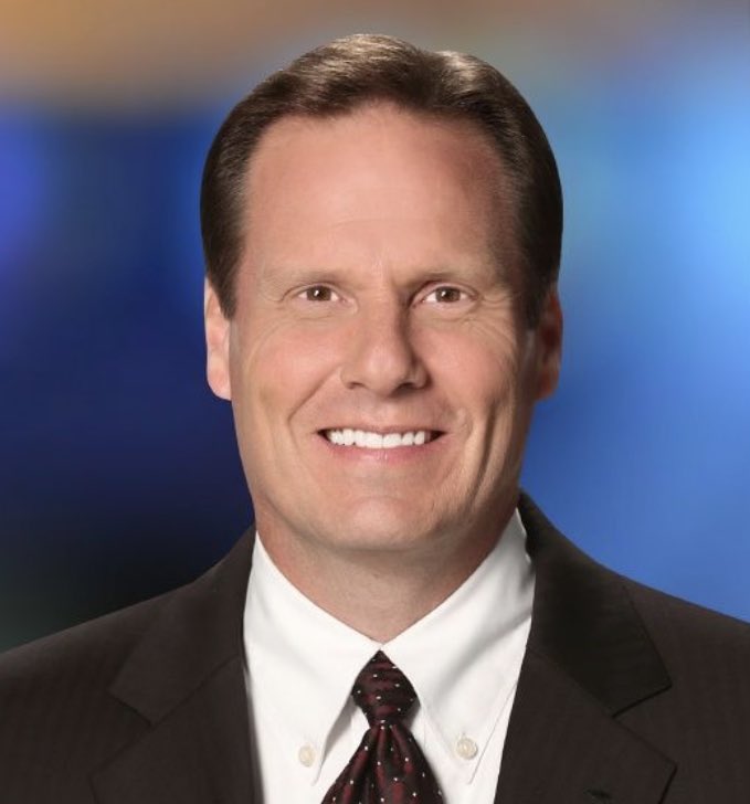 terrymeiners's tweet photo. #WHAS100 🎙 @WLKYJayCardosi thought he’d become a college professor. A stormy Iowa night changed Jay’s career path forever. 🌪⚡️☔️🌦☃️
As @WLKY’s chief meteorologist with 26+ years, Jay made the right choice. 📺
LISTEN 🎧 https://t.co/xMym6sxFCc
#WHAS100years #loumedia https://t.co/6OGrYyhEBW