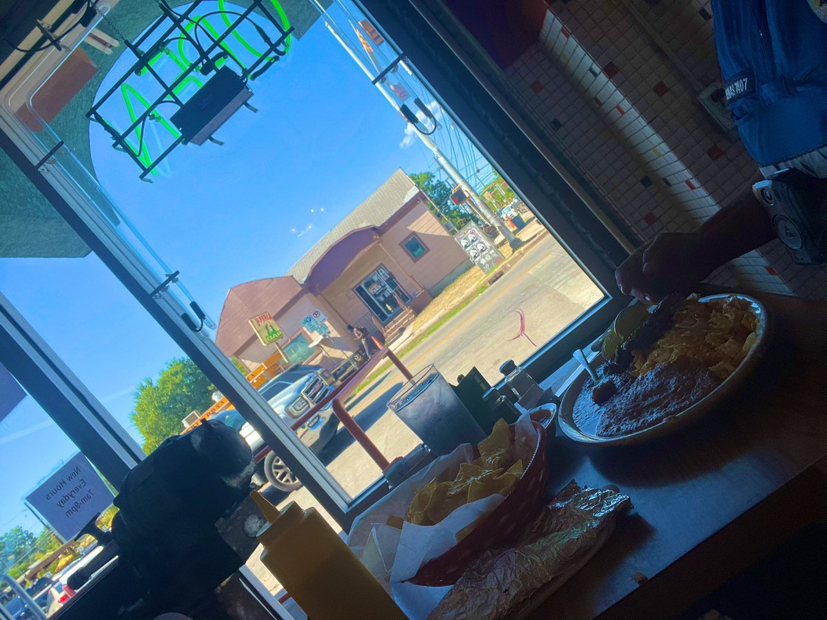 Officer_Bino's tweet photo. Migas con Fajita 😋 

#Ciscos #BornAndRaised #ATX https://t.co/ovIx8el6xM