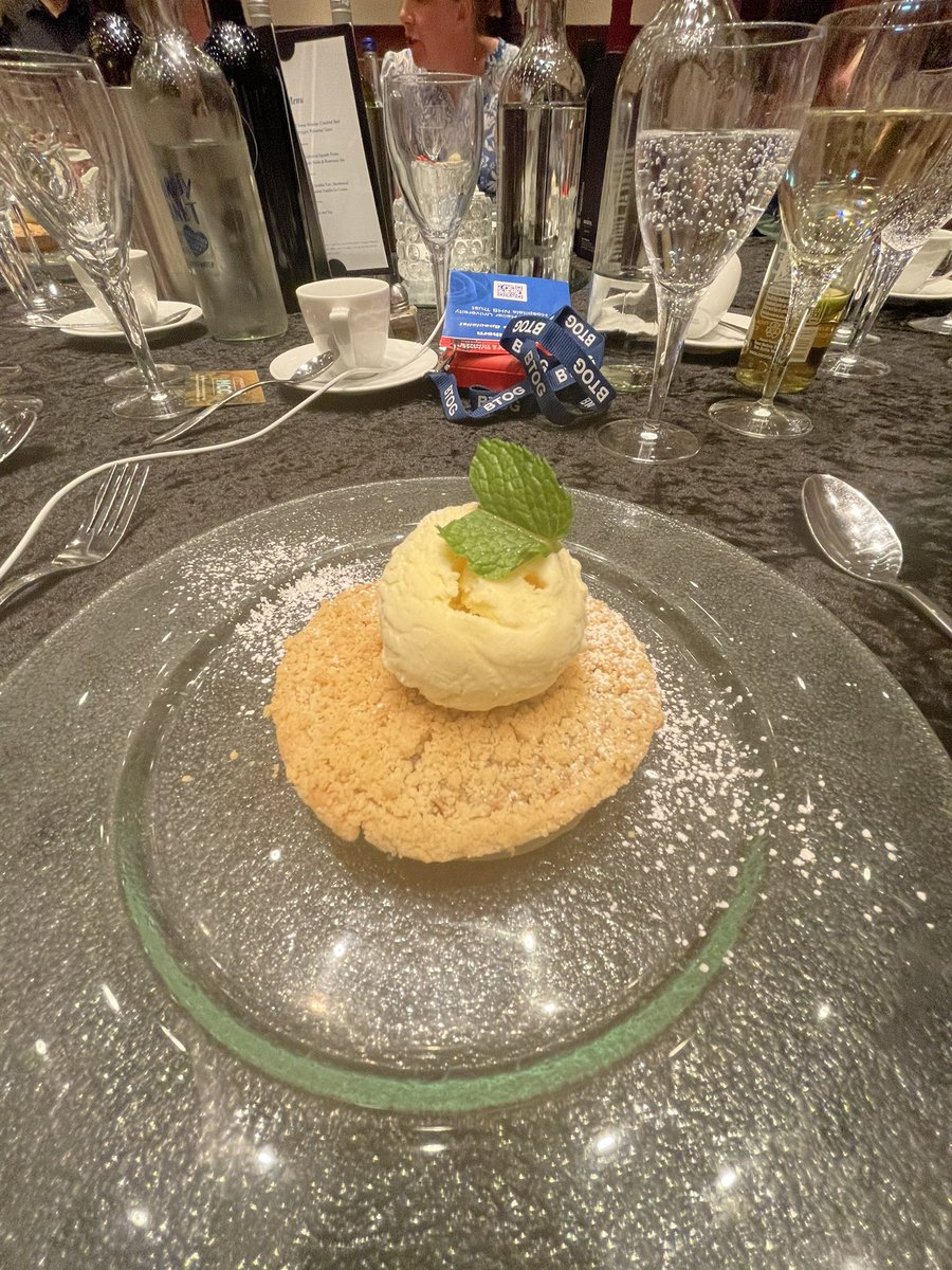 FayeC_RN's tweet photo. Dinner was served 🍽🍷 @BTOGORG #BTOGSummerMeeting @LungCancerESTH @claireewells @LCN_Louise https://t.co/YNT09f4a3G