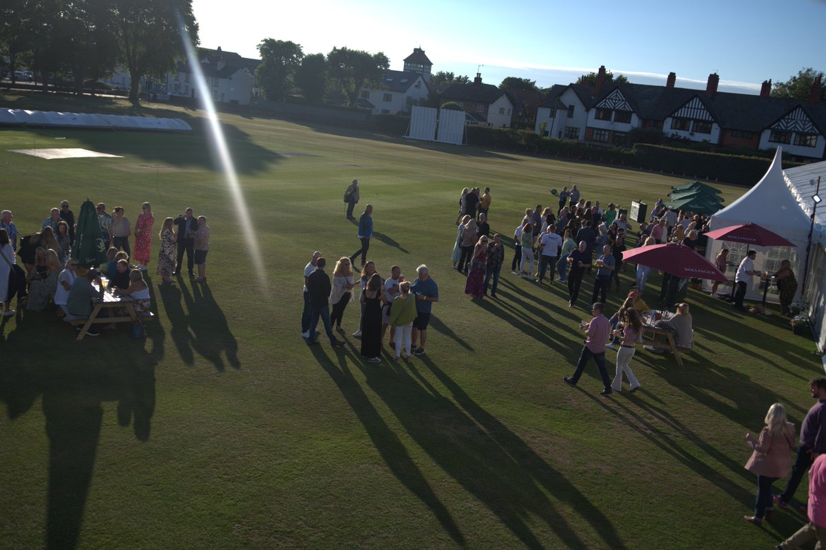 Parkgateclub's tweet image. Great night for our live music night tonight with @hueandcry headlining!

#summerpops #parkgate #neston
